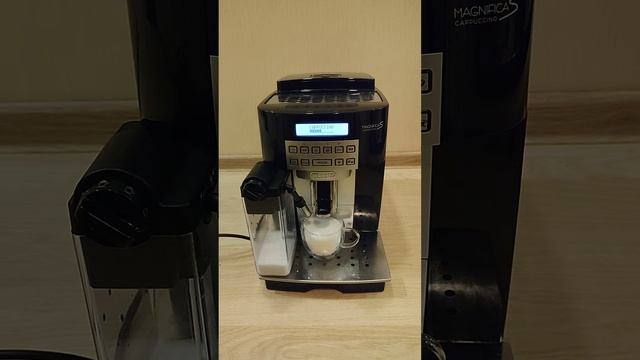 Кофемашина Delonghi Magnifica S Cappuccino