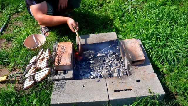 шашлык из рыбы На мангале по-деревенски Вкусный способ приготовления летним днем ПОДВАЛ ИЛЬИЧА