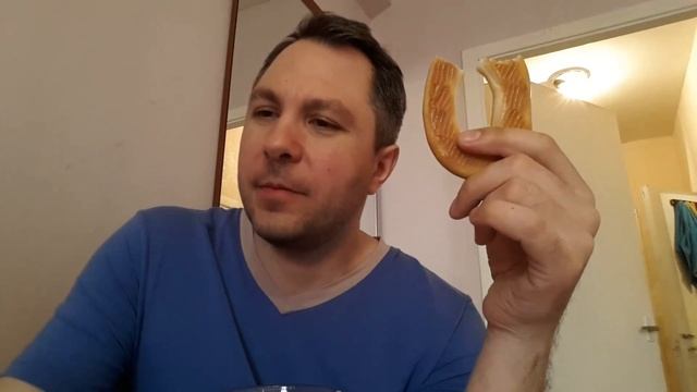 ASMR EATING SOUNDS. ЧАЙ, БУБЛИКИ. ПЕРЕДАЮ ПРИВЕТ ПОДПИСЧИКАМ.