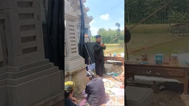 Kediri Gempar...Sabdopalon nagih janji..Piodalan candi pedharman