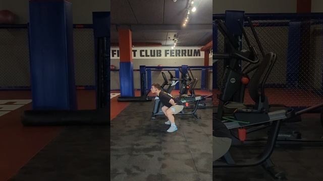 Вертикальные прыжки без рук с контр-движение #спорт #kg #fitness #офп #прыжки #здоровье #плиометрика