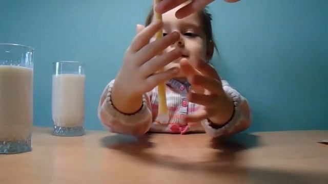 Волшебные Соломинки Пьем вкусное молоко Magic Straws Drinking tasty milk