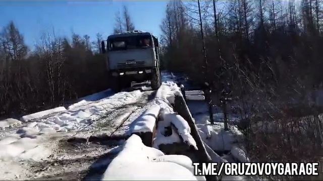 КАМАЗ - красивый, мощный, проходимый💪🚛
Видите как дощечки шевелятся?🫣