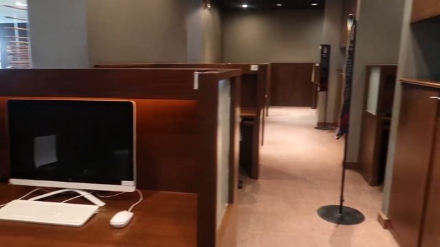 THAI Airways Suvarnabhumi (BKK) D Terminal Royal Silk Lounge Review