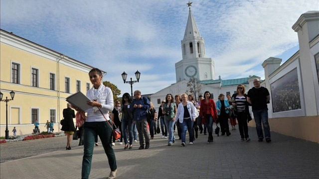 Песня  В ГОРОДЕ МНОГОЛЮДНОМ