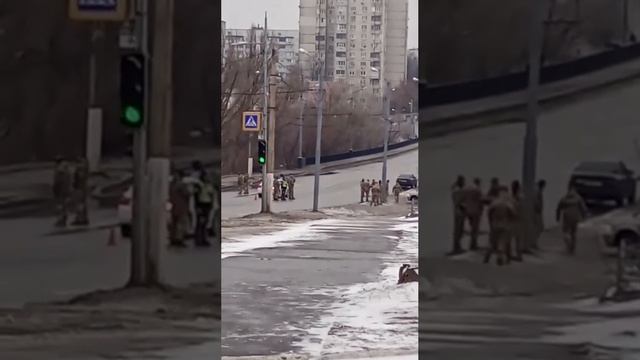 Киевский режим продолжает ловить пушечное мясо На всех дорогах Харькова организованы засады из ...