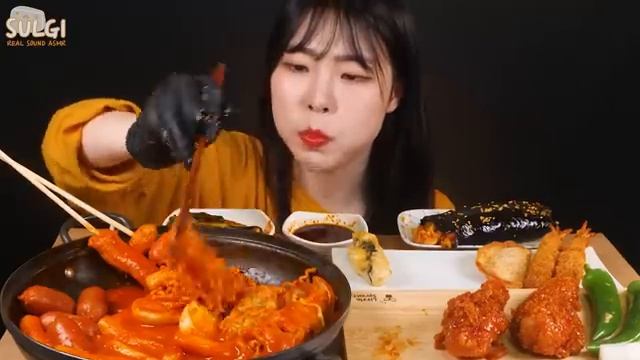 АСМР ЕДА ASMR MUKBANG FRIED CHICKEN AND Tteokbokki EATING