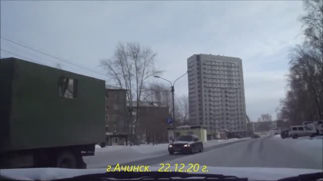 г.Ачинск. ул.Мира, ЮВР. Посидим пацаны.   22.12.20 г. Автор видео Елена Цыганова