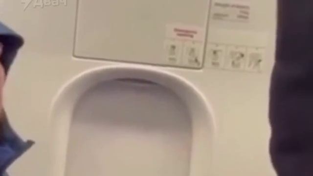 Хабиба Нурмагомедова сняли с рейса в США из-за конфликта с бортпроводницей
Боец UFC занял место у а