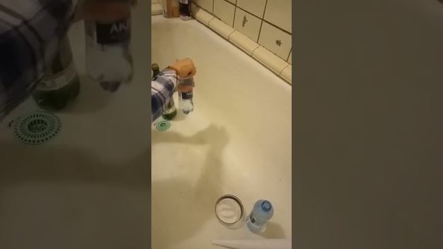 Засыпали соль в газировку и...