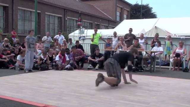 Battle paturages 2010 1/4 de final 
Ayrton et William vs Raf et Nick