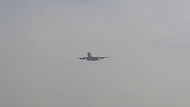 JetOneX B747-400 VQ-BWM landing 25L in Tan Son Nhat Airport Int'l