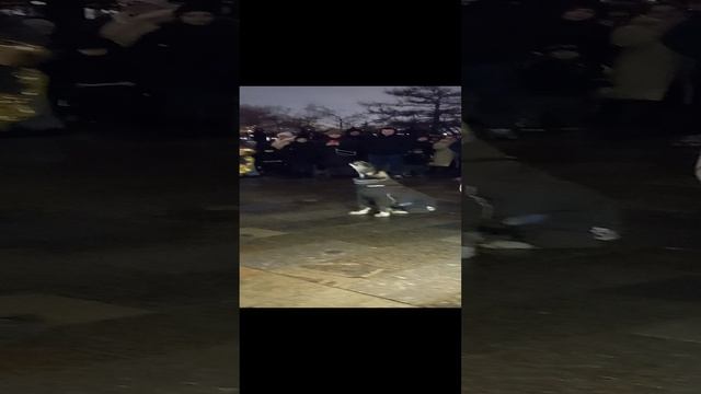 собака подпевает 😂
