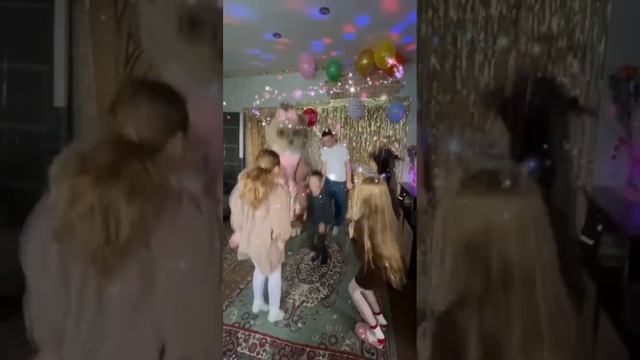 Вауууу 😍 к Альбине приехала в гости собачка,спасибо за приглашение на день рождения