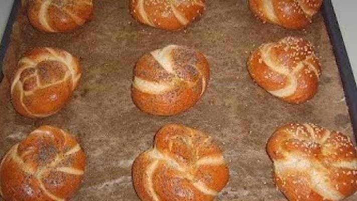 Булочки Laugenbrötchen