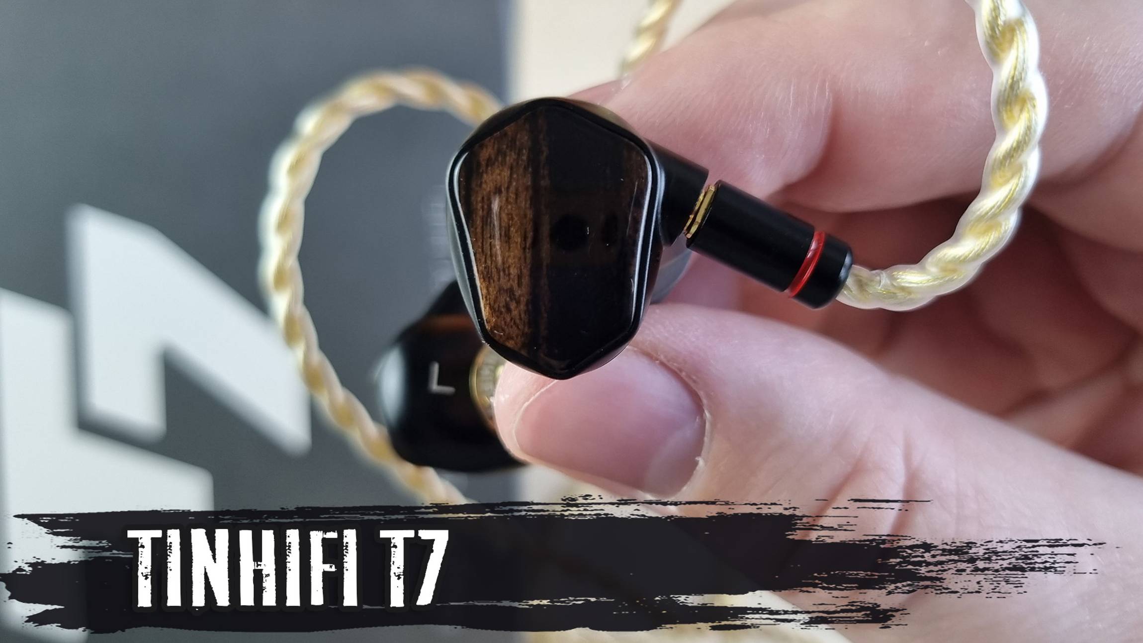 Обзор наушников TinHiFi T7: достойный звук и черное дерево