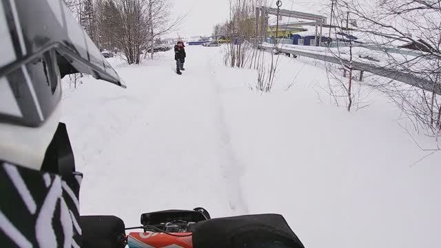 НА СНОУБАЙКЕ ПО ГОРОДУ! РЕАКЦИЯ ПРОХОЖИХ!