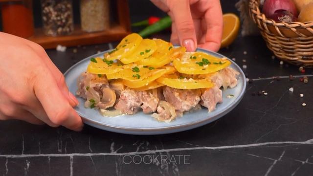 A perfect dinner in 30 min - pork chop with potatoes in bechamel sauce, in the oven