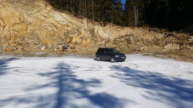 honda crv offroad in snow
