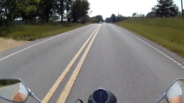 Suzuki Marauder and Yamaha Virago short clip