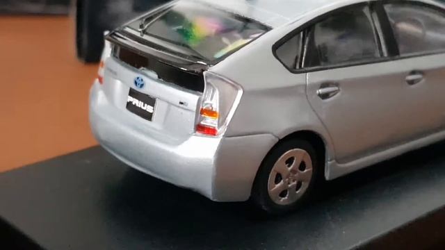 Miniatura Toyota Prius 2011 Silver Blue Light 1:43