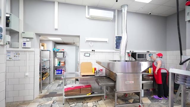 Монтаж вентиляции в кафе (2)