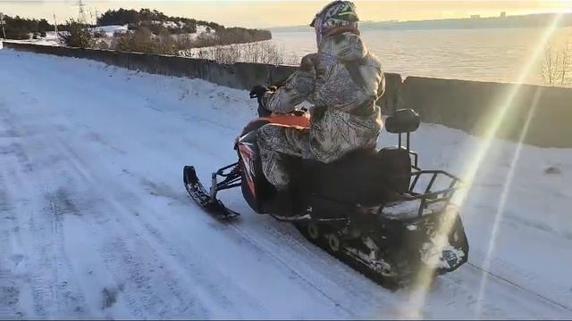 ЗИМА ПОКАТУШКИ  СНЕГОХОД