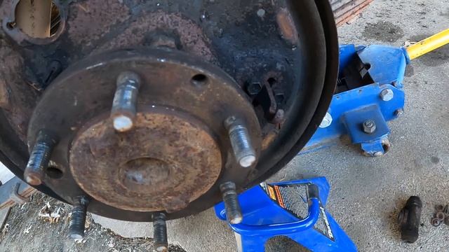 FJ62 Land Cruiser Rear Brakes Part 11