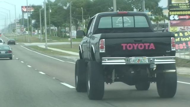 REDNECK TOYOTA 4WD PICKUP TRUCK