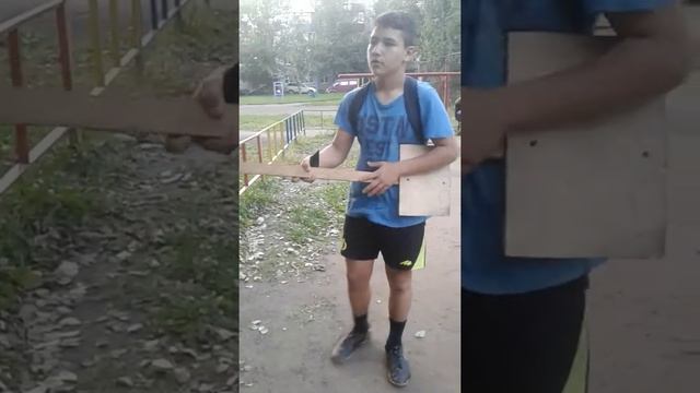 Школьник поет сансару