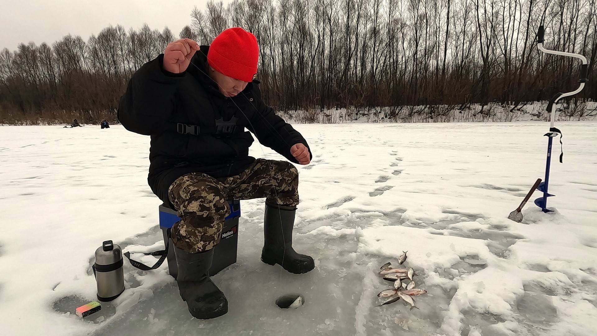 ДУШЕВНАЯ РЫБАЛКА НА СУРЕ. РЫБАЛКА НА ПРИРОДЕ ЛУЧШИЙ ОТДЫХ. РЫБАЛКА 2025. ЗИМНЯЯ РЫБАЛКА.