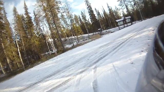 Can-Am Outlander 400 snow drifting