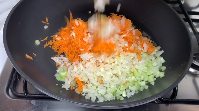 Греческий суп -Сокровище! Беру ФАСОЛЬ и готовлю ГЕНИАЛЬНЫЙ суп! Вкусный рецепт из простых продуктов
