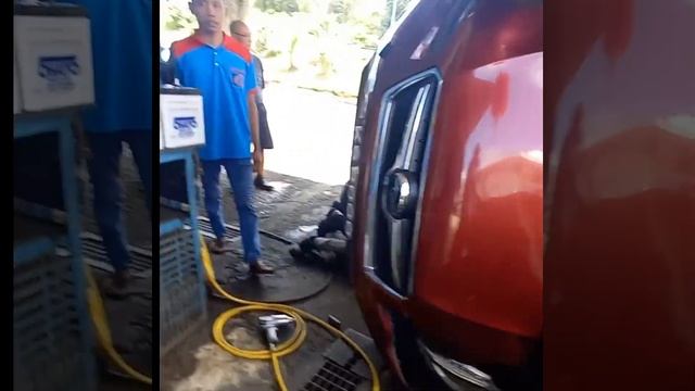 SUBARU ACCIDENT FALLING DOWN FRM THE LIFT MECHANIC FAILURE