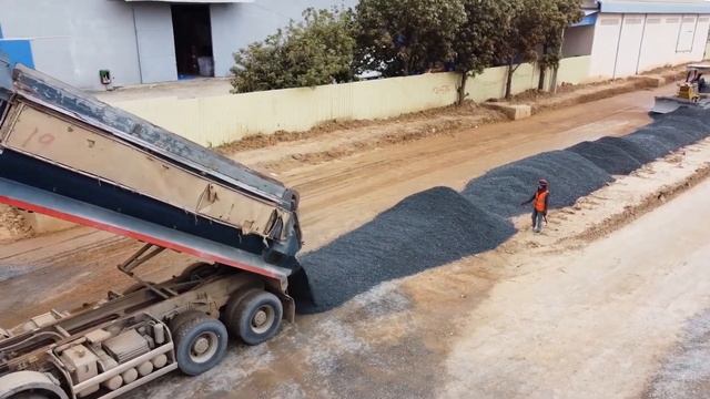 Строительство, гравийная дорога, планировка продолжение