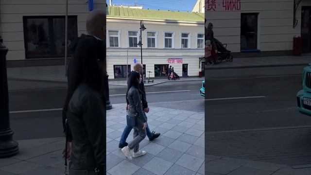 Как думаете вондализм со стороны соседей это нормально?