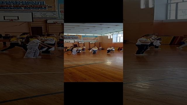 Софа танцует