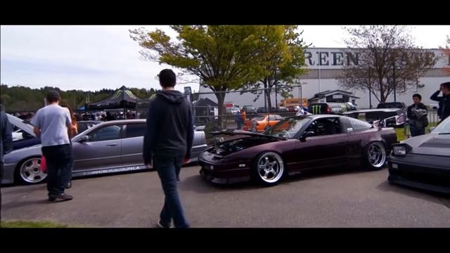 NISSAN FEST: Showroom cars