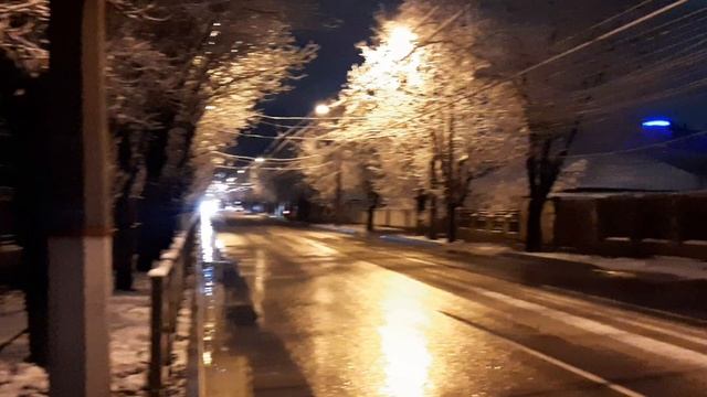 Утро, в Симферополь пришла зима!