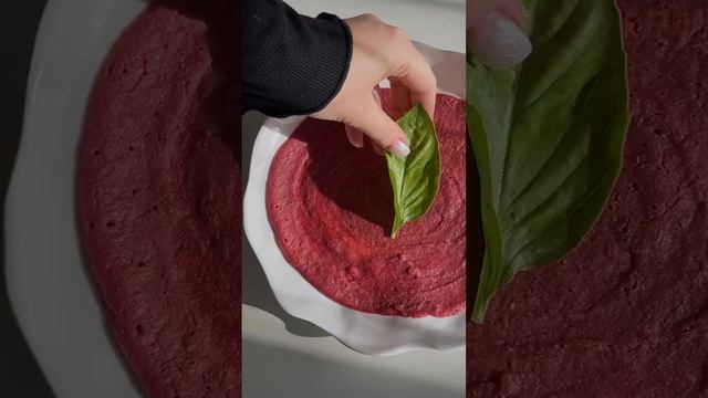 Лепешка из киноа и свеклы