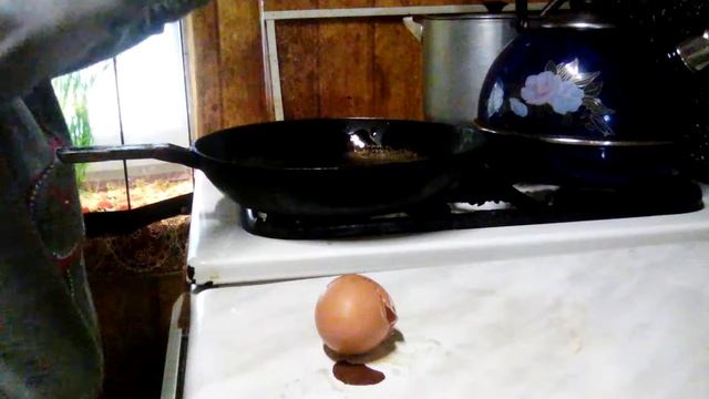 Как приготовить яичницу