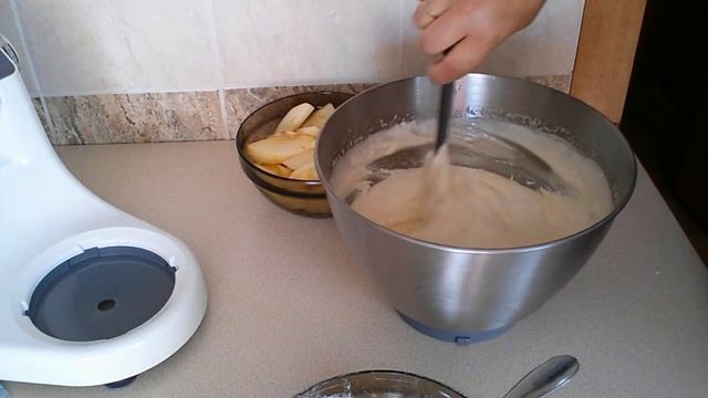 САМАЯ ПРОСТАЯ ШАРЛОТКА С ЯБЛОКАМИ.