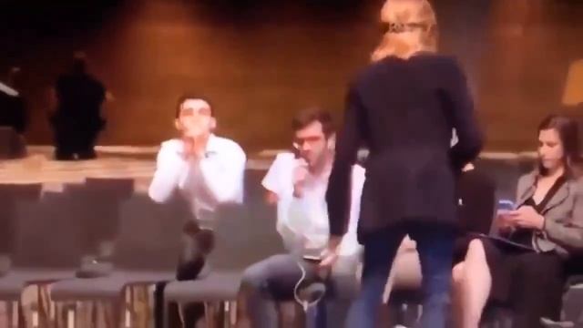 В связи с расследованием американских журналистов, что жена Макрона - это вовсе не женщина