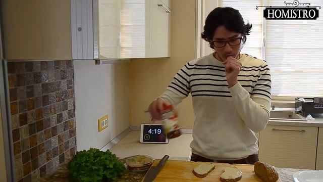 Hummus Lettuce Tomato Sandwich - breakfast in under 5 minutes