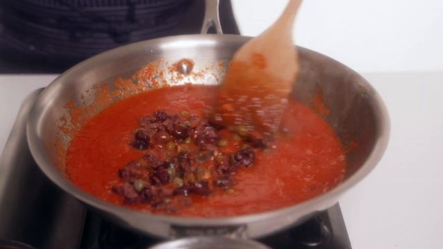 Pasta alla PUTTANESCA - Ricetta Originale - Leggendaria e Scandalosa