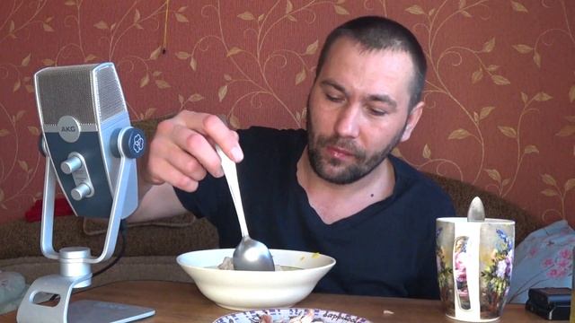 Мукбанг. Еда. Итинг.