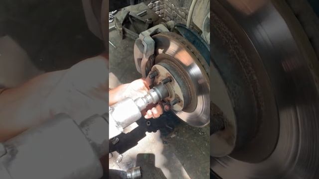 Toyota Corolla GLi nut opening