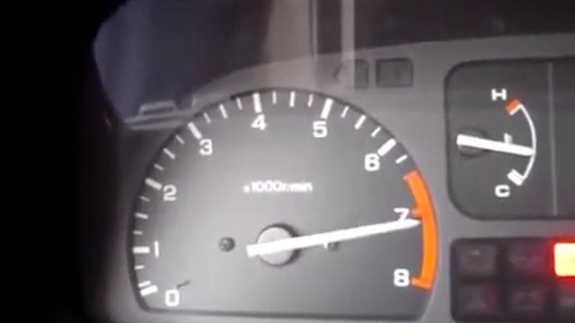 Honda Civic type-R v-tech sound hard ! Funny chicken