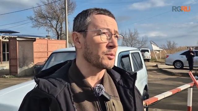 На пляжах Анапы продолжается сбор мазута