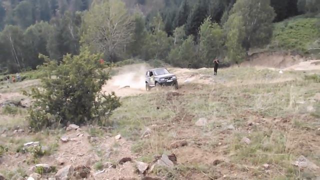 Suzuki Vitara vs Jimny vs Jeep TJ climbing - Ranca 2014 off road